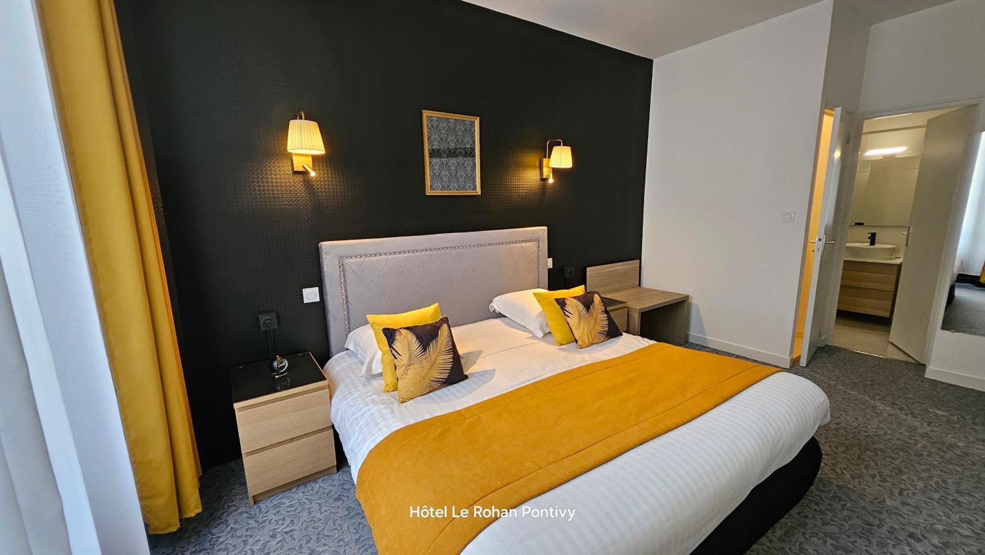 Hotel Le Rohan Charme Et Caractere Pontivy Exterior photo