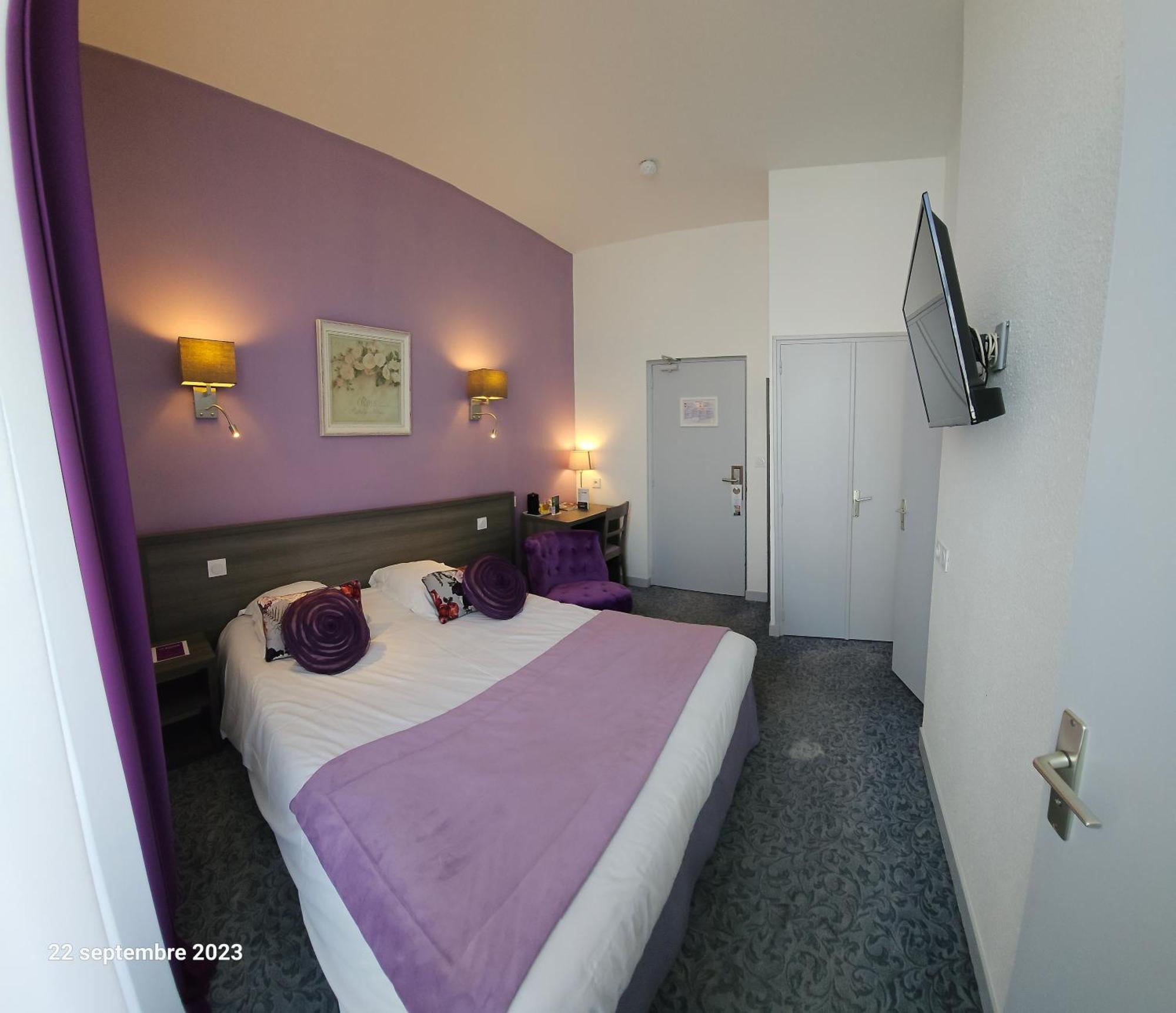 Hotel Le Rohan Charme Et Caractere Pontivy Exterior photo