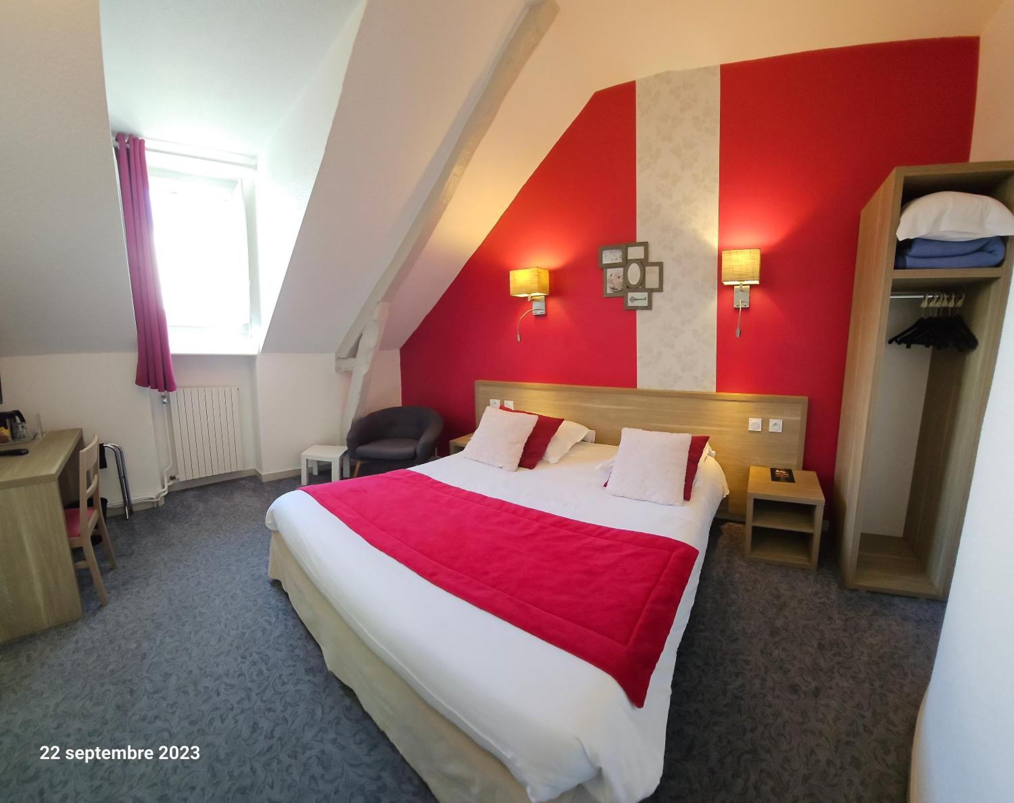 Hotel Le Rohan Charme Et Caractere Pontivy Exterior photo